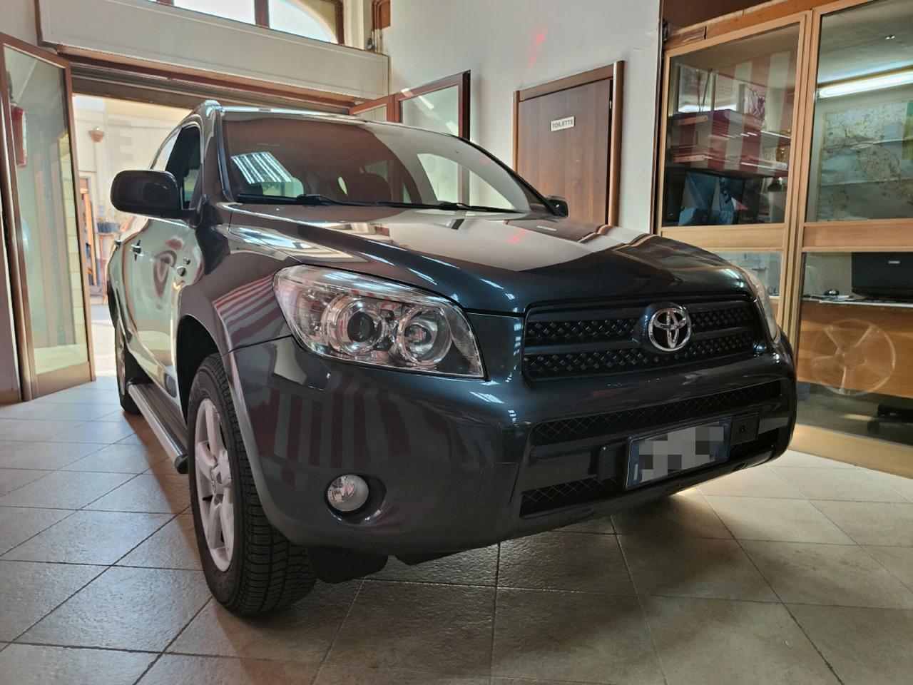 Toyota RAV 4 RAV4 2.2 D-4D 136 CV Luxury