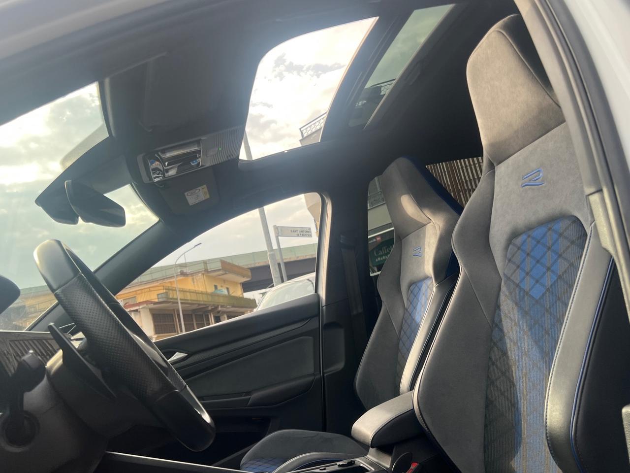 Volkswagen Golf 2.0 R