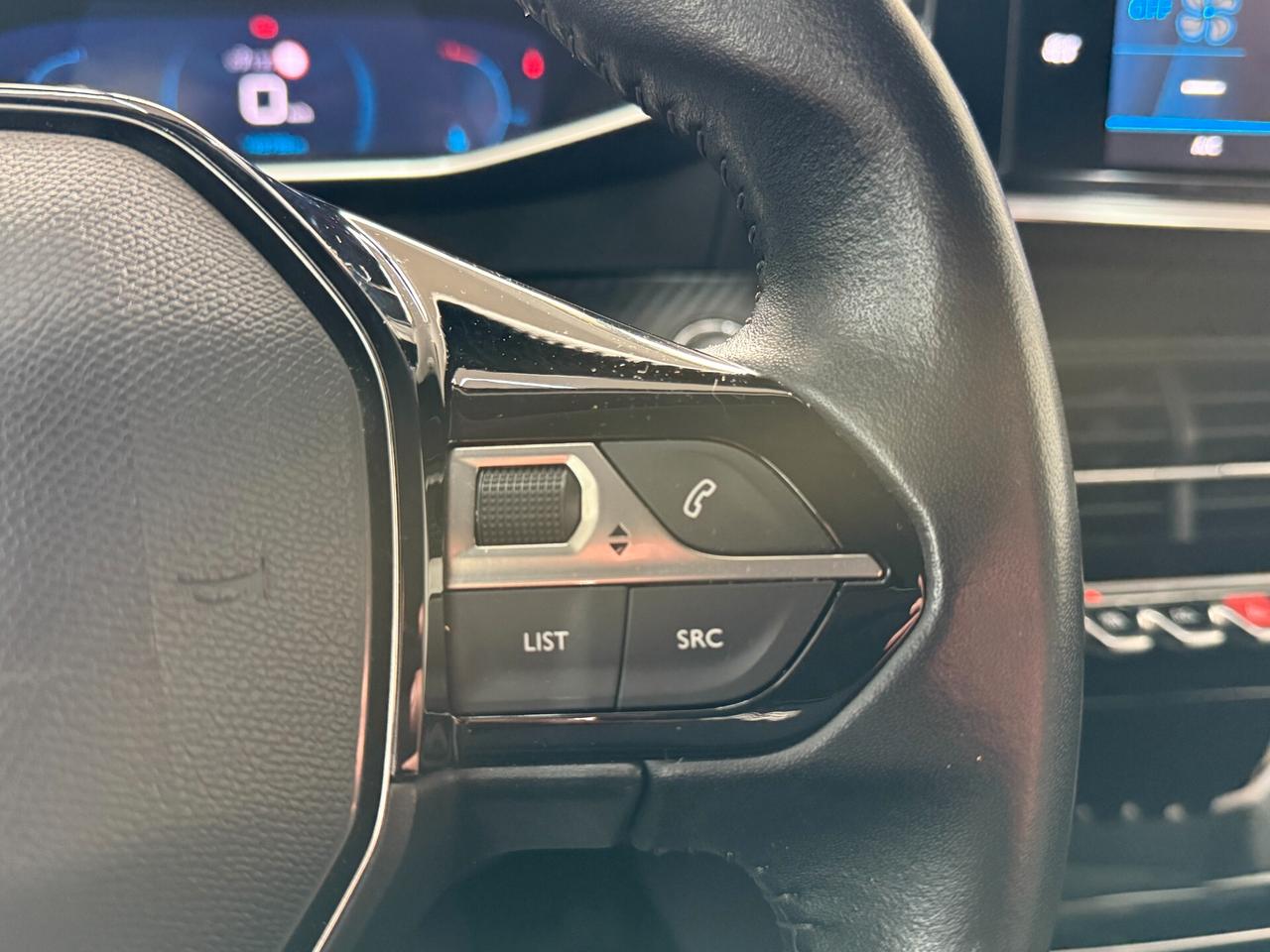 Peugeot 2008 BlueHDi 130 S&S EAT8 Allure Navi Pack