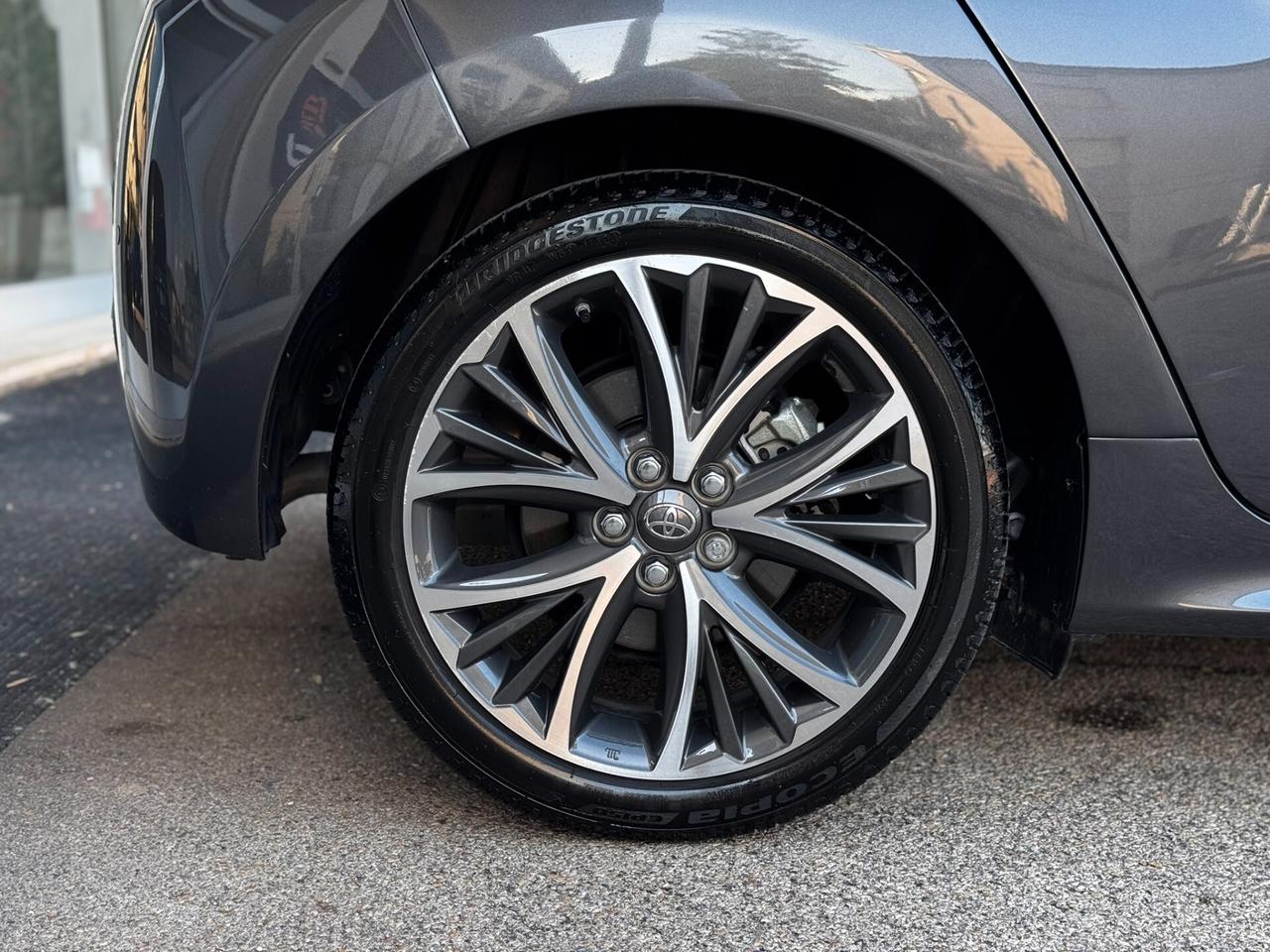 Toyota Yaris 1.5 130 Hybrid 5 porte Lounge