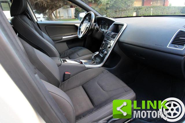 VOLVO XC60 D3 Geartronic R-design Momentum