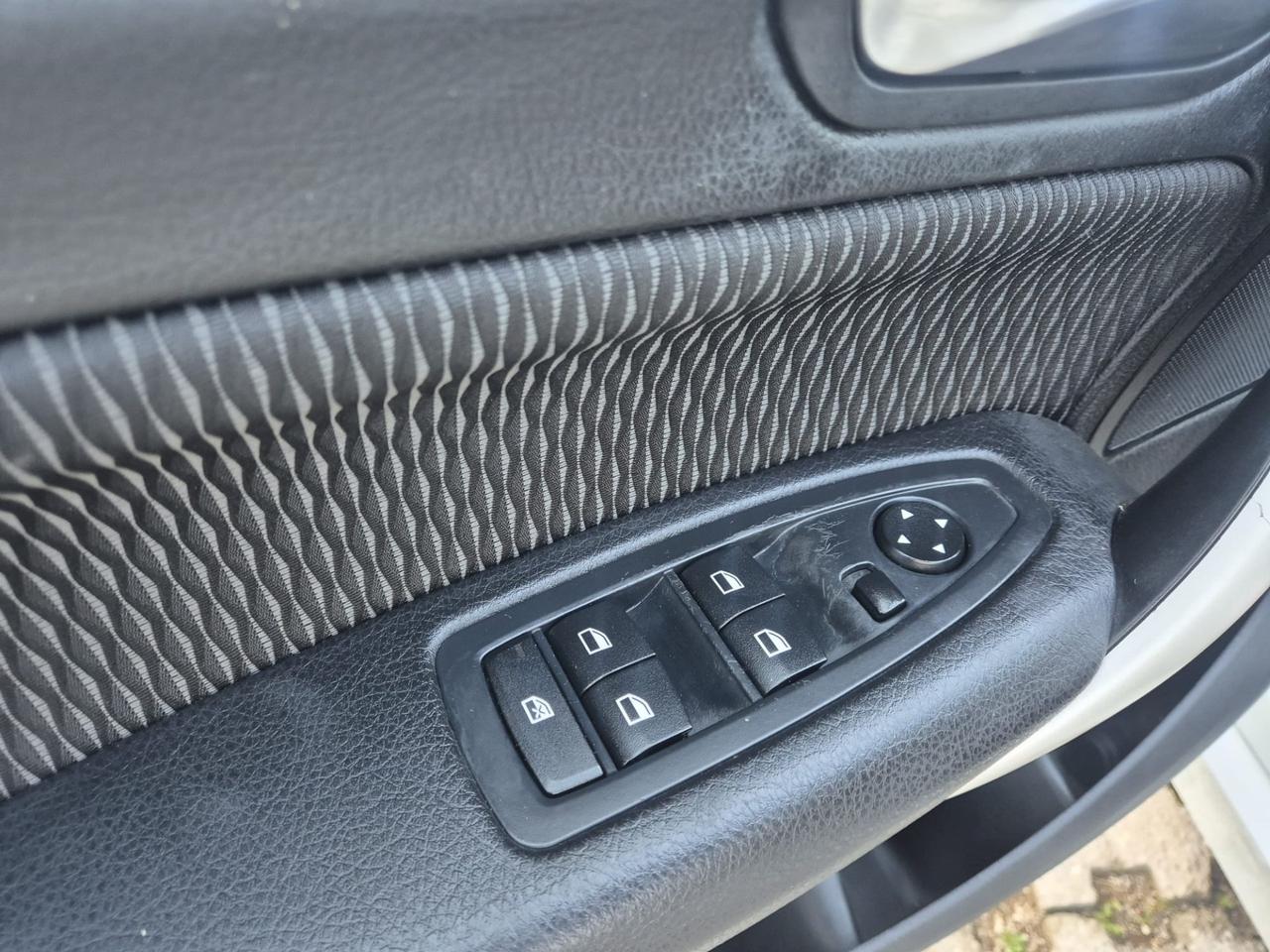 Bmw 116 116d 5p. Urban