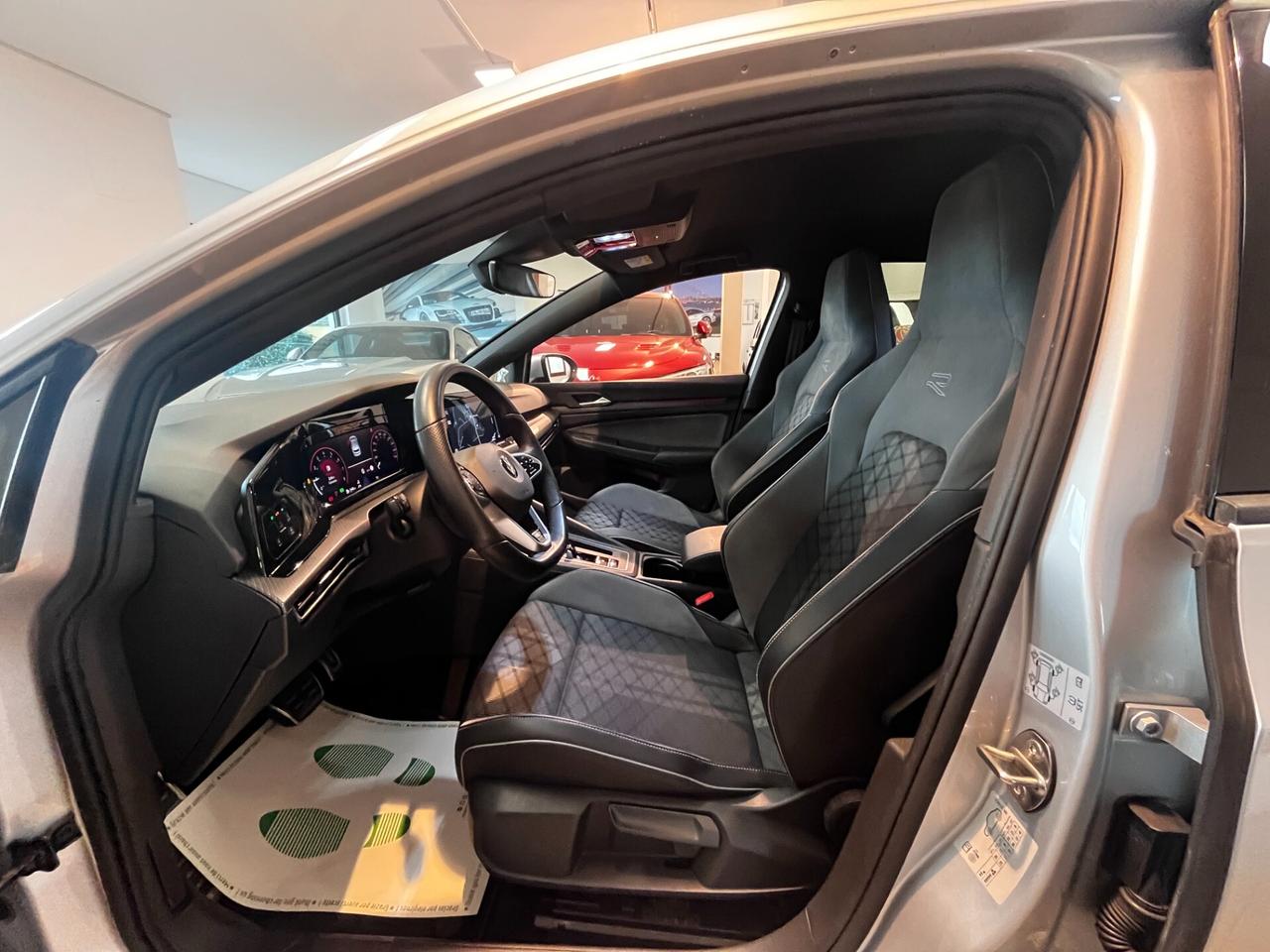 Volkswagen Golf 1.5 eTSI 150 CV EVO ACT DSG R-Line