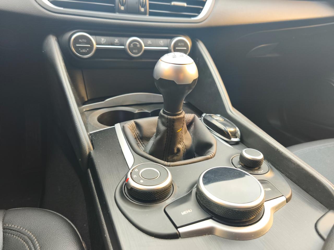 Alfa Romeo Giulia 2.2d 180 CV Manuale PROMO