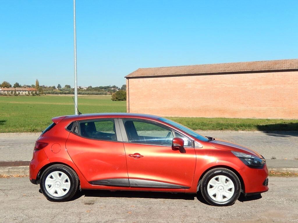 RENAULT CLIO IV 1.2 benzina - SI NEOPATENTATI