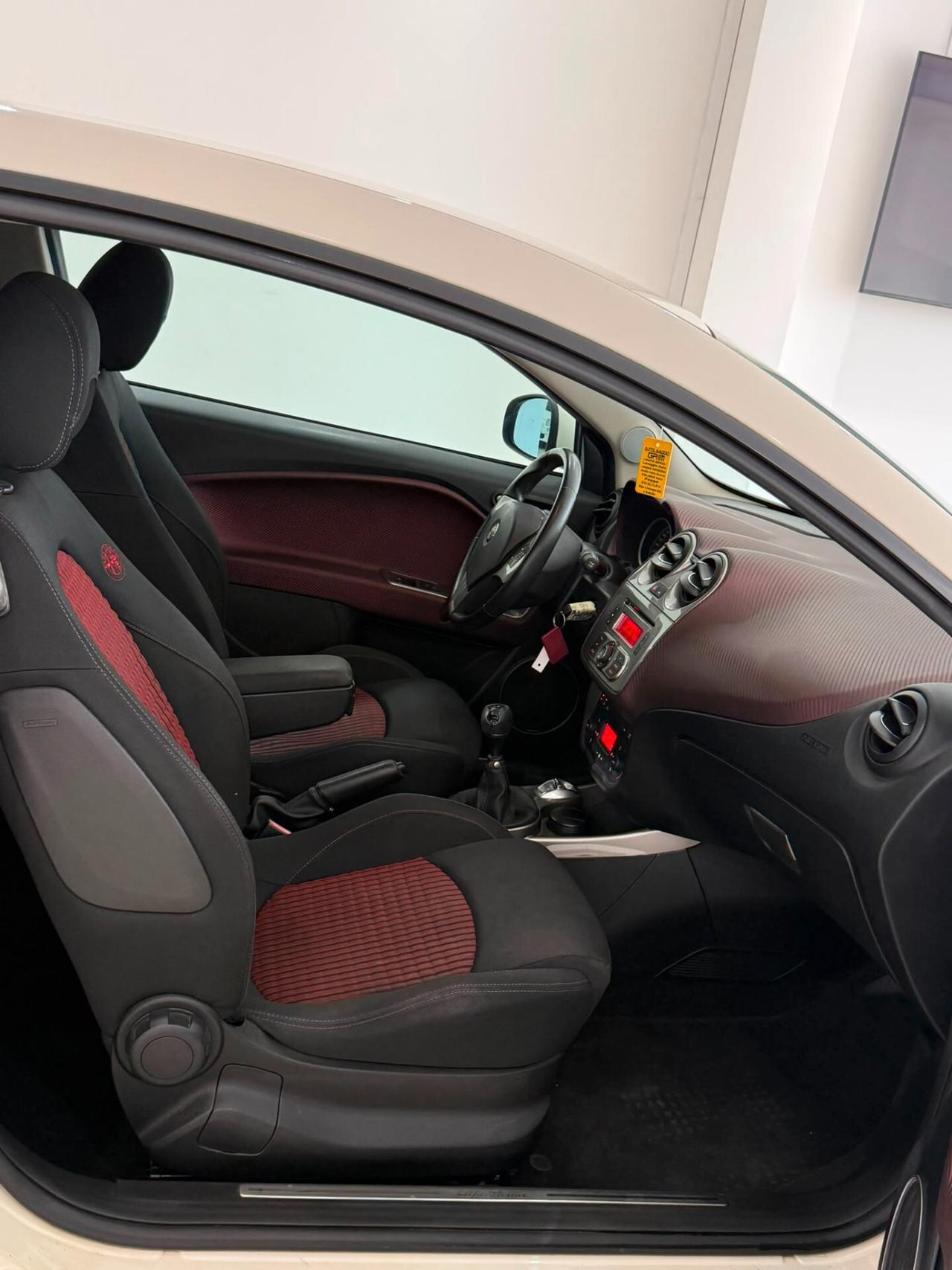 Alfa Romeo MiTo 1.4 T 155 CV Distinctive Sport Pack