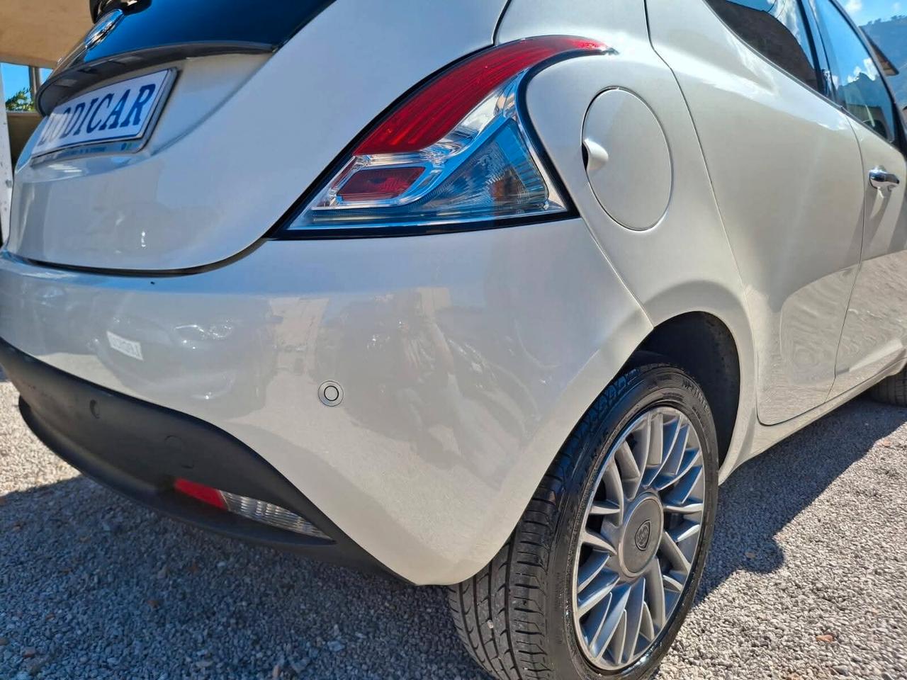 Lancia Ypsilon 1.3 MJT 16V 95 CV 5 porte S&S Gold