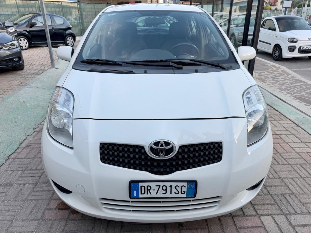 Toyota Yaris 1.0 Sol - GARANZIA