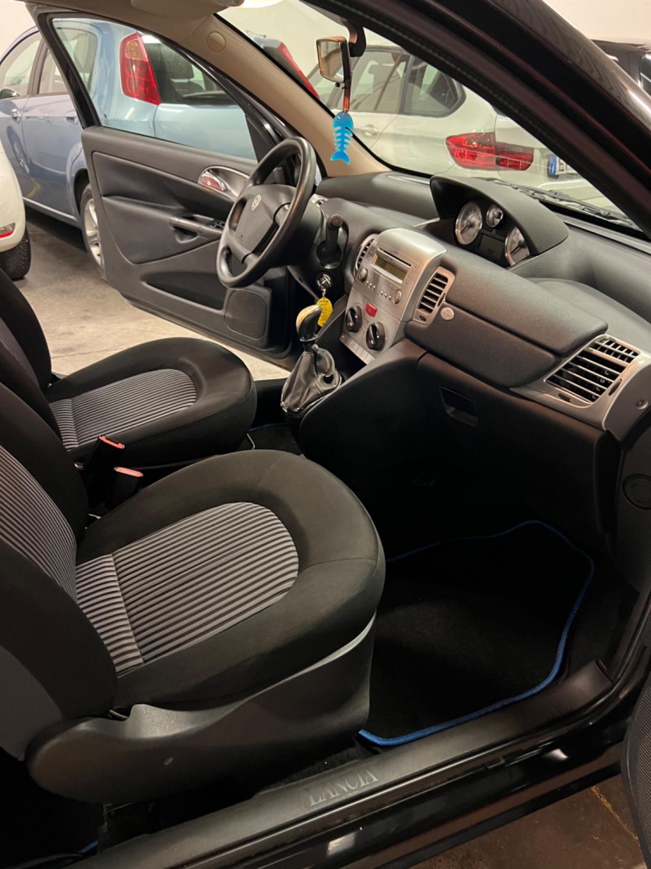 Lancia Ypsilon 1.2 Argento