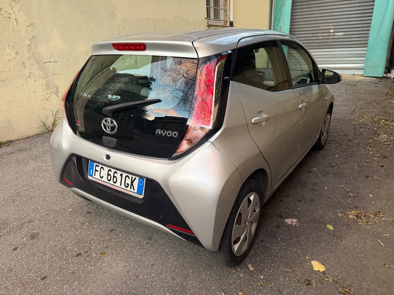 Toyota Aygo 1.0 VVT-i 69 CV 5 porte x-play