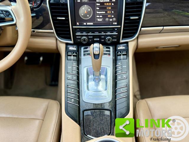 PORSCHE Panamera 4s