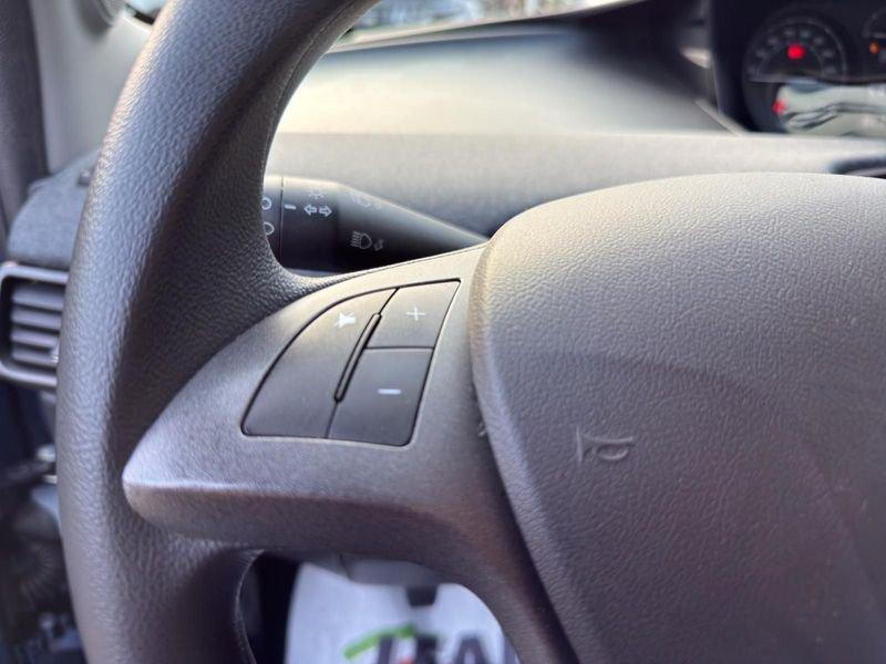 Lancia Ypsilon Ypsilon 5p 1.0 hybrid 70cv 6m Silver Plus