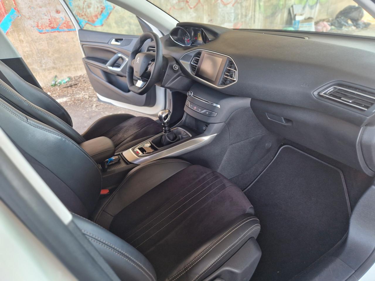 Peugeot 308 BlueHDi 120 S&S SW Allure