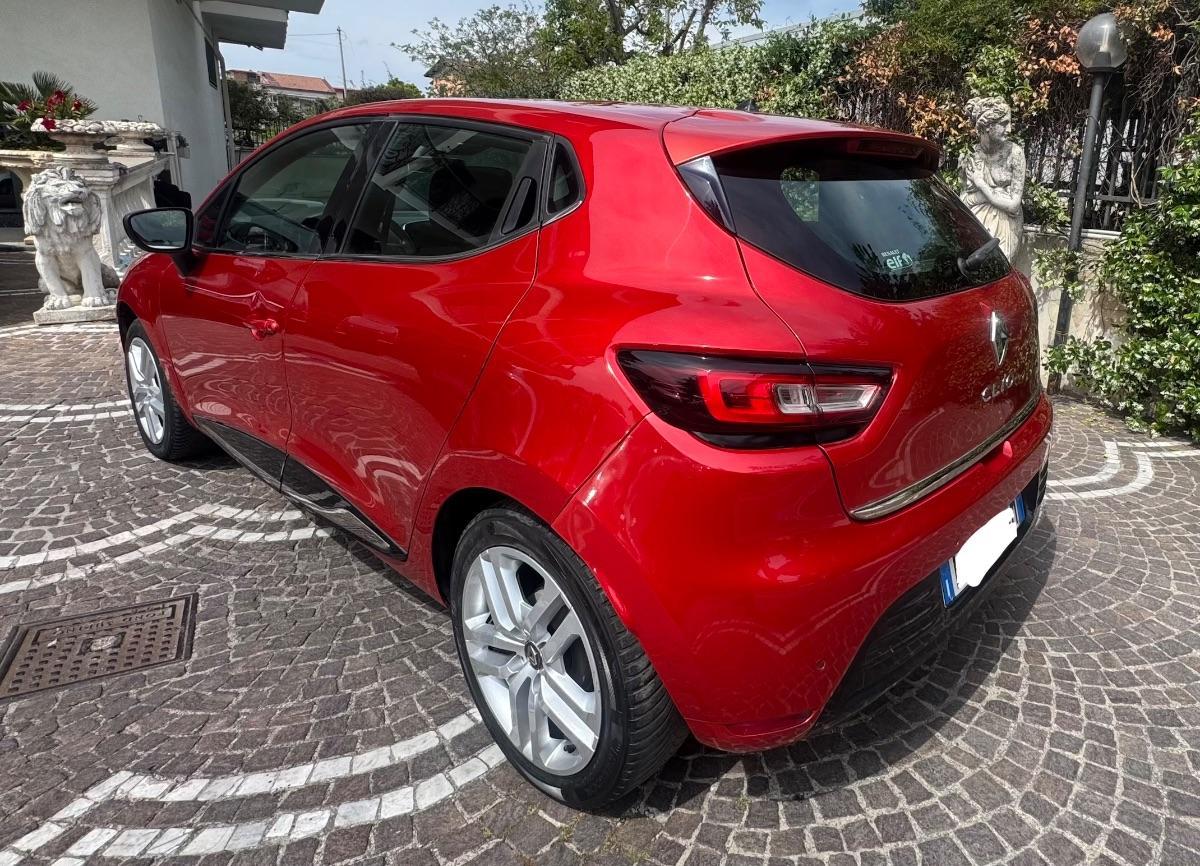 RENAULT Clio TCe 12V 90CV GPL 5p. Moschino Int.