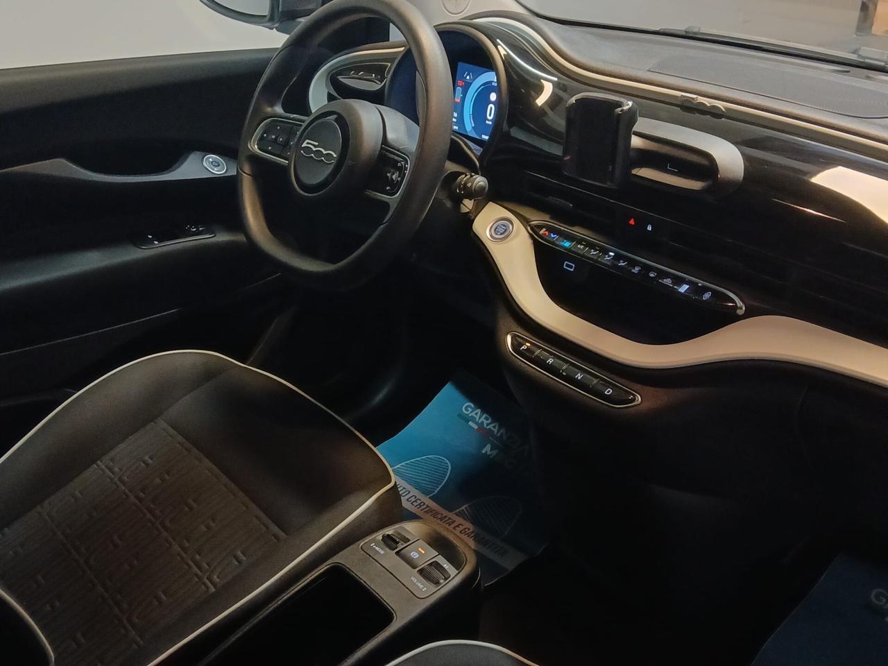 Fiat 500 500e Berlina 42 kWh La Prima