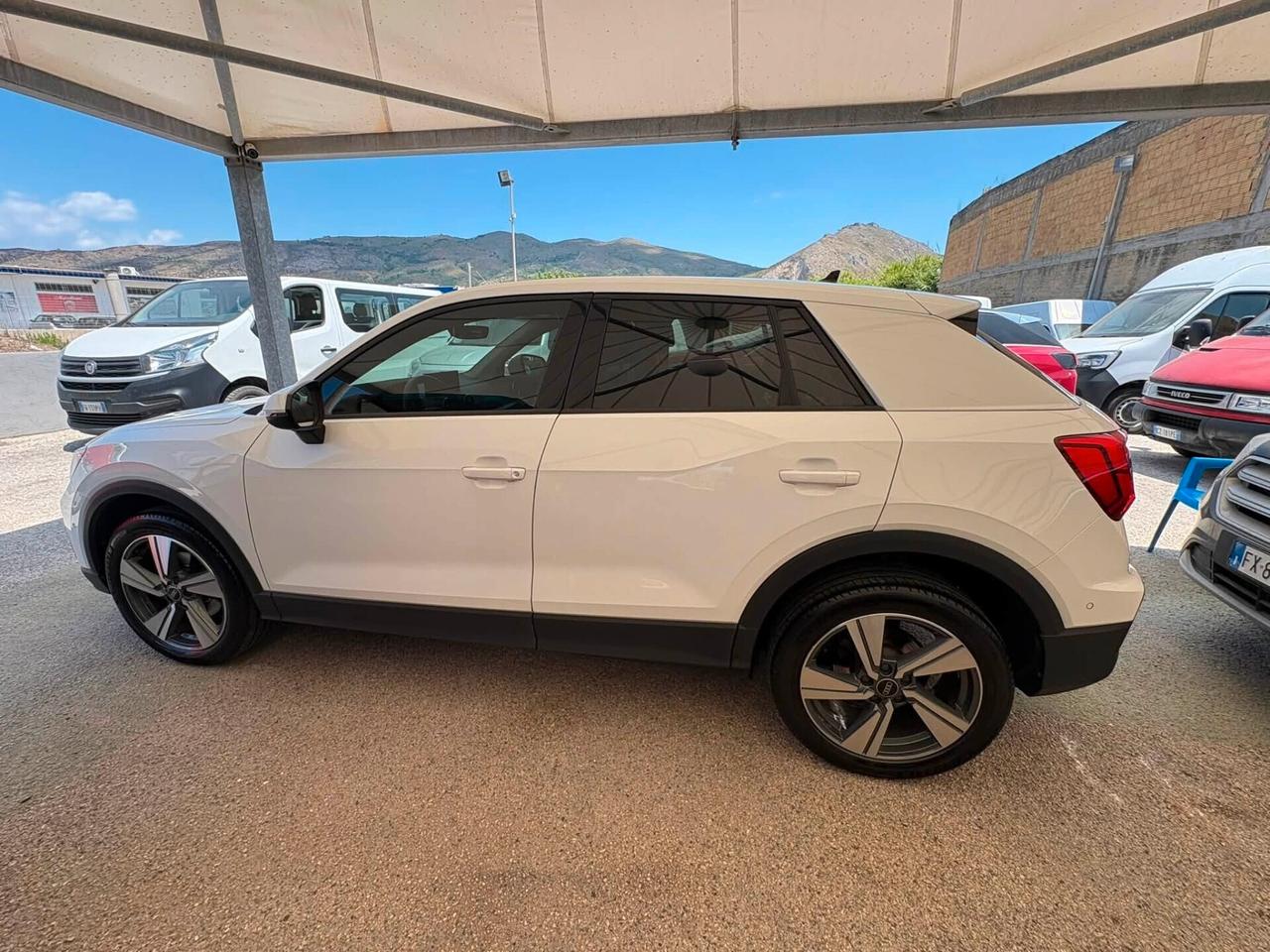 Audi Q2 30 TDI S tronic Business Advanced