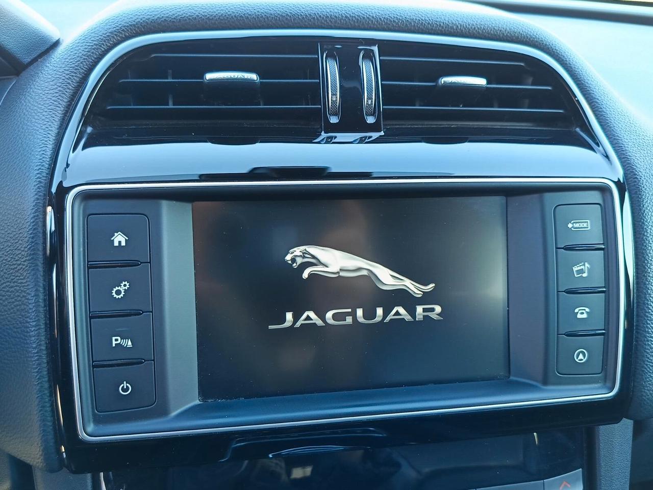 Jaguar F-Pace 2.0 D 180 CV AWD Portfolio