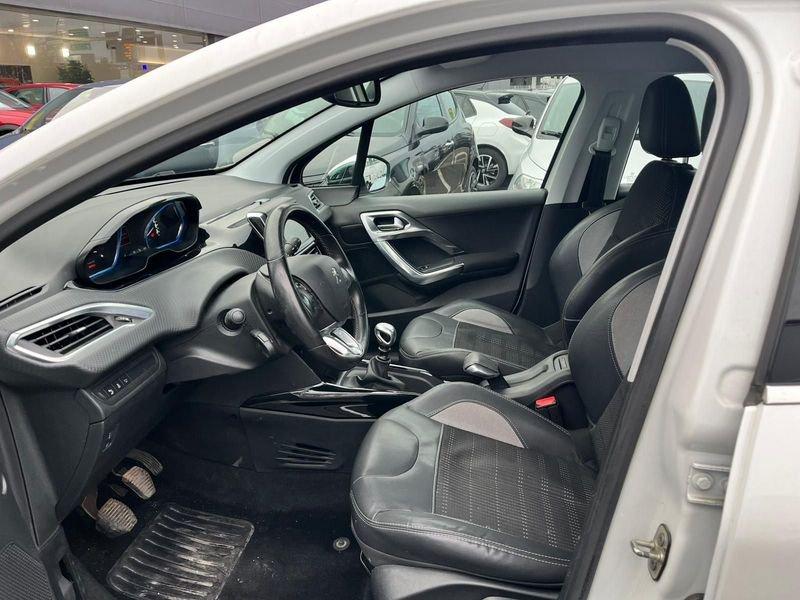 Peugeot 2008 1.6 BlueHDi 120 CV Féline