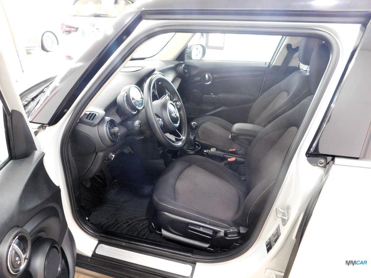 MINI COOPER 5 PORTE HYPE BZ 136CV