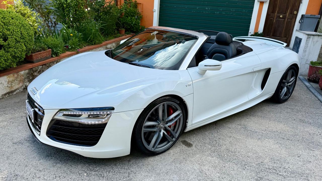 Audi R8 Spyder 5.2 V10 FSI quattro R tronic