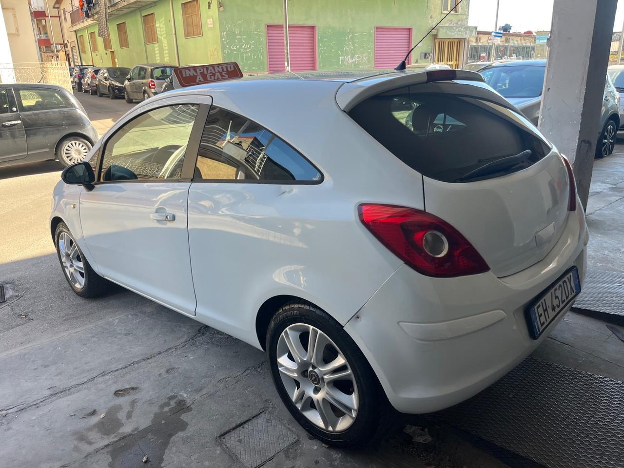 Opel Corsa 1.2 85CV 3 porte GPL-TECH 2011