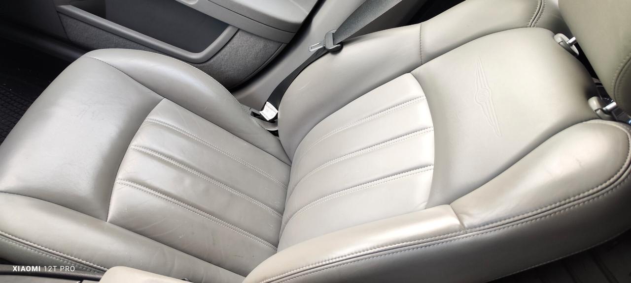 RARA Chrysler 300C (5.700 V8 340cv HEMI) AWD
