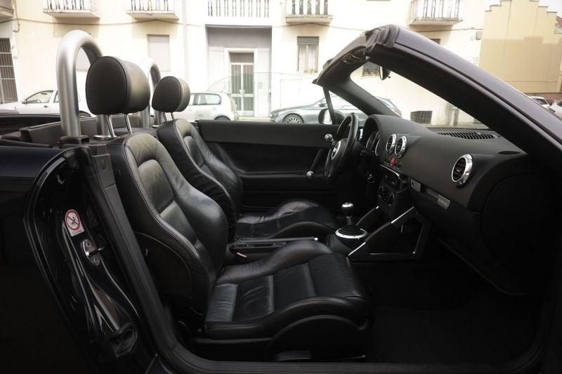 Audi TT Audi TT Roadster 1.8t 132KW ANNO 2004