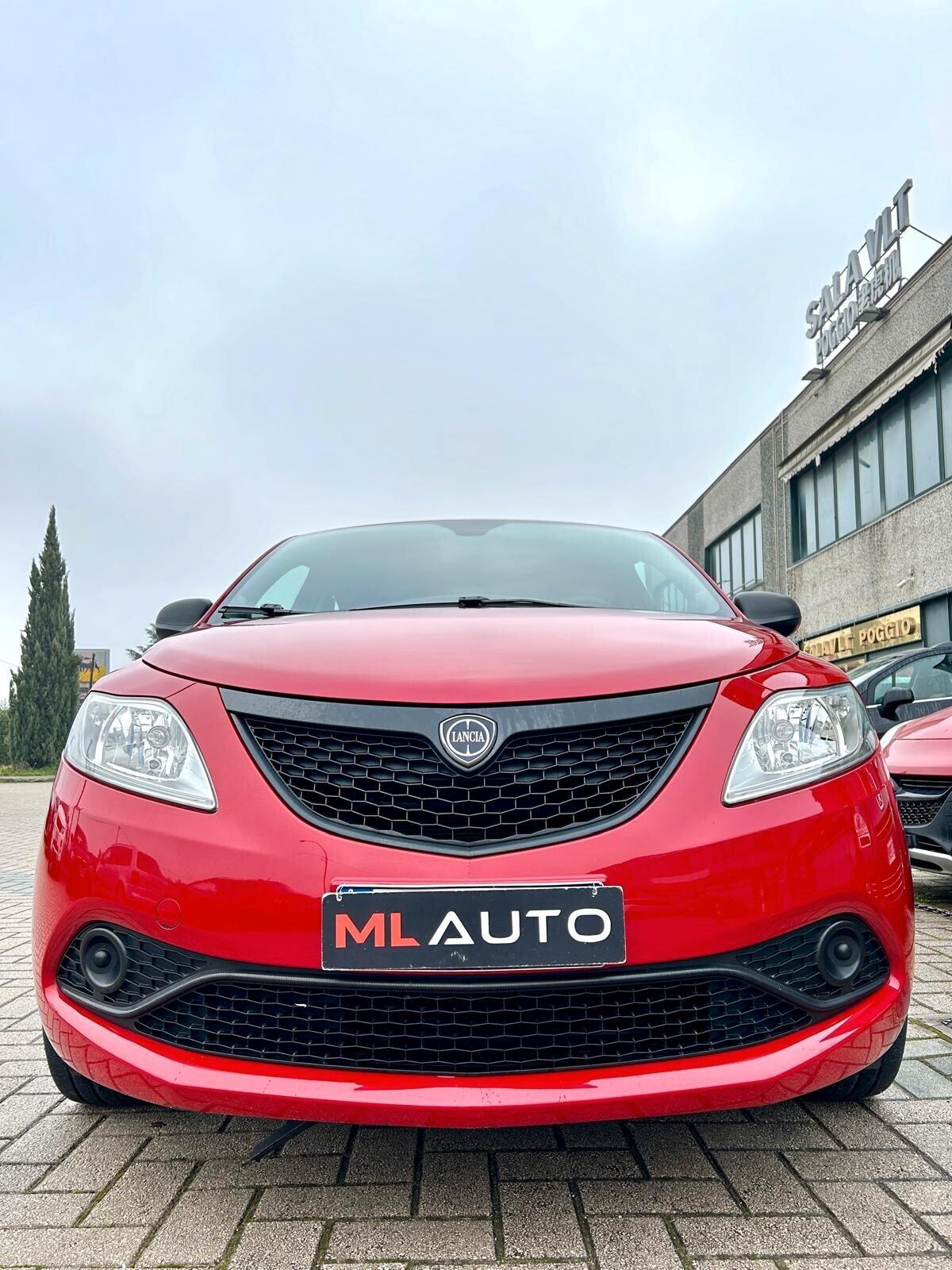 Lancia Ypsilon 1.0 FireFly 5 porte S&S Hybrid Ecochic Silver - ok neop.