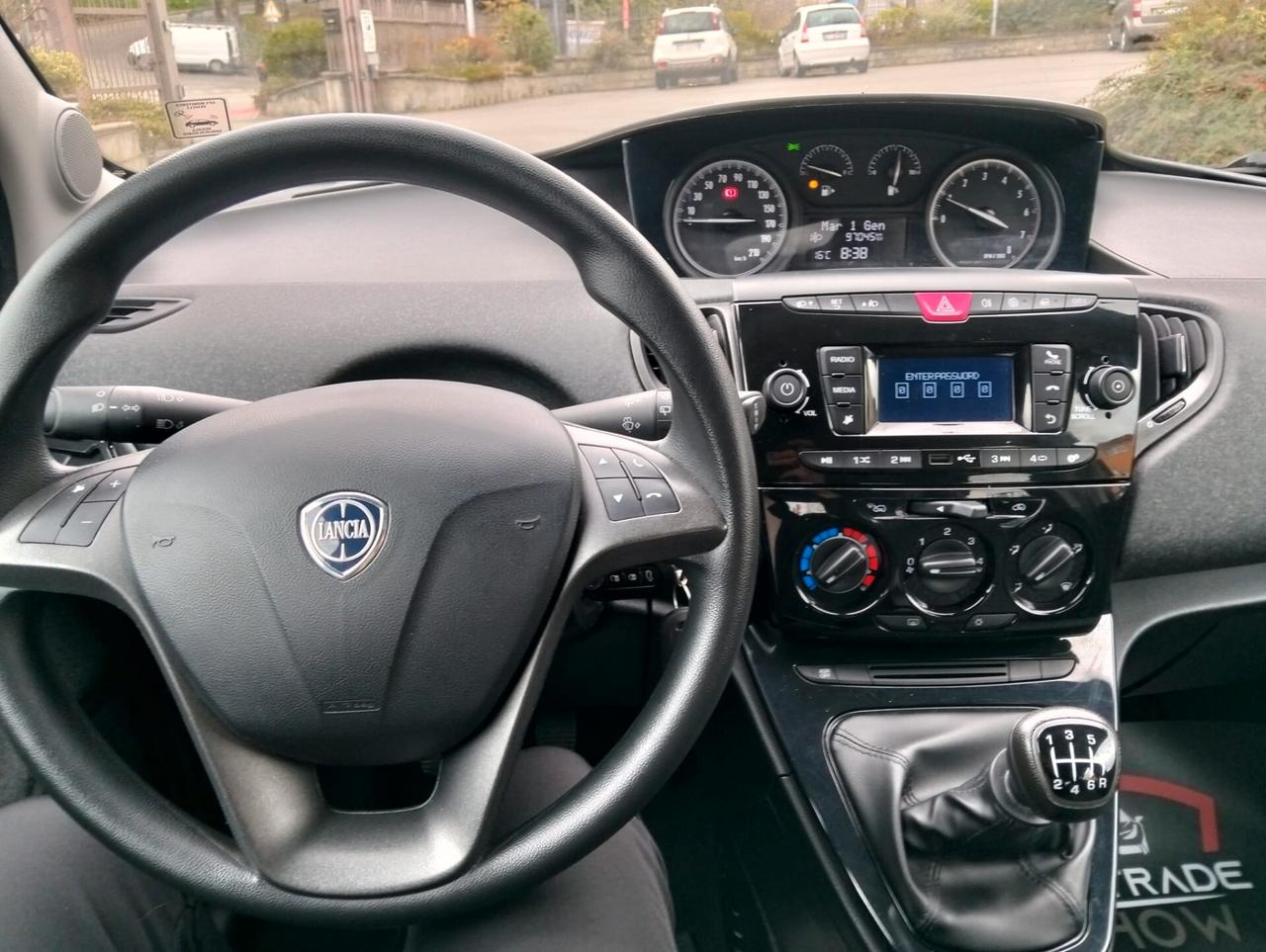 Lancia Ypsilon 1.0 FireFly 5 porte S&S Hybrid Ecochic Silver
