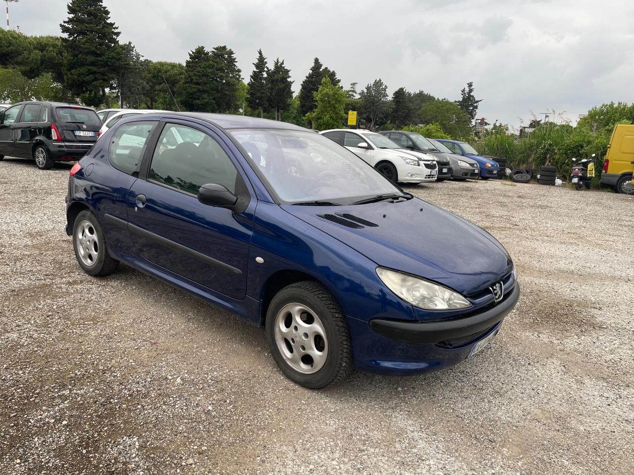 Peugeot 206 1.1 3p. XT