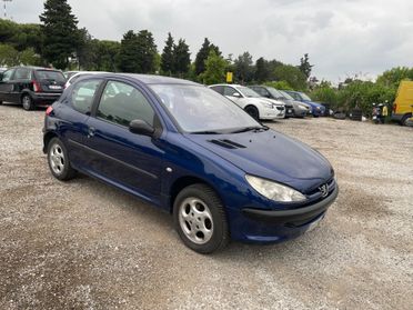 Peugeot 206 1.1 3p. XT