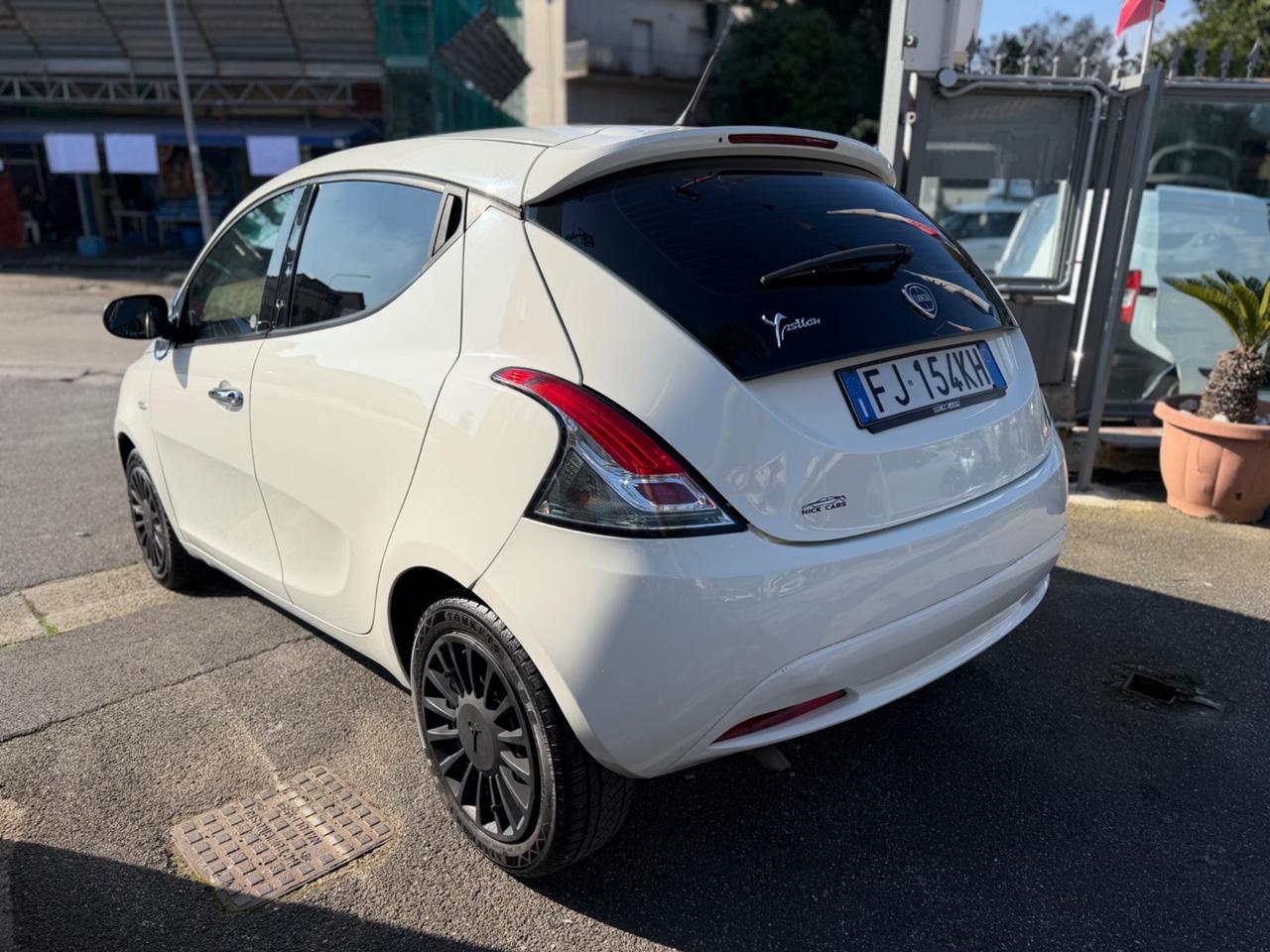 Lancia Ypsilon 1.2 69 CV 5 P PLATINUM
