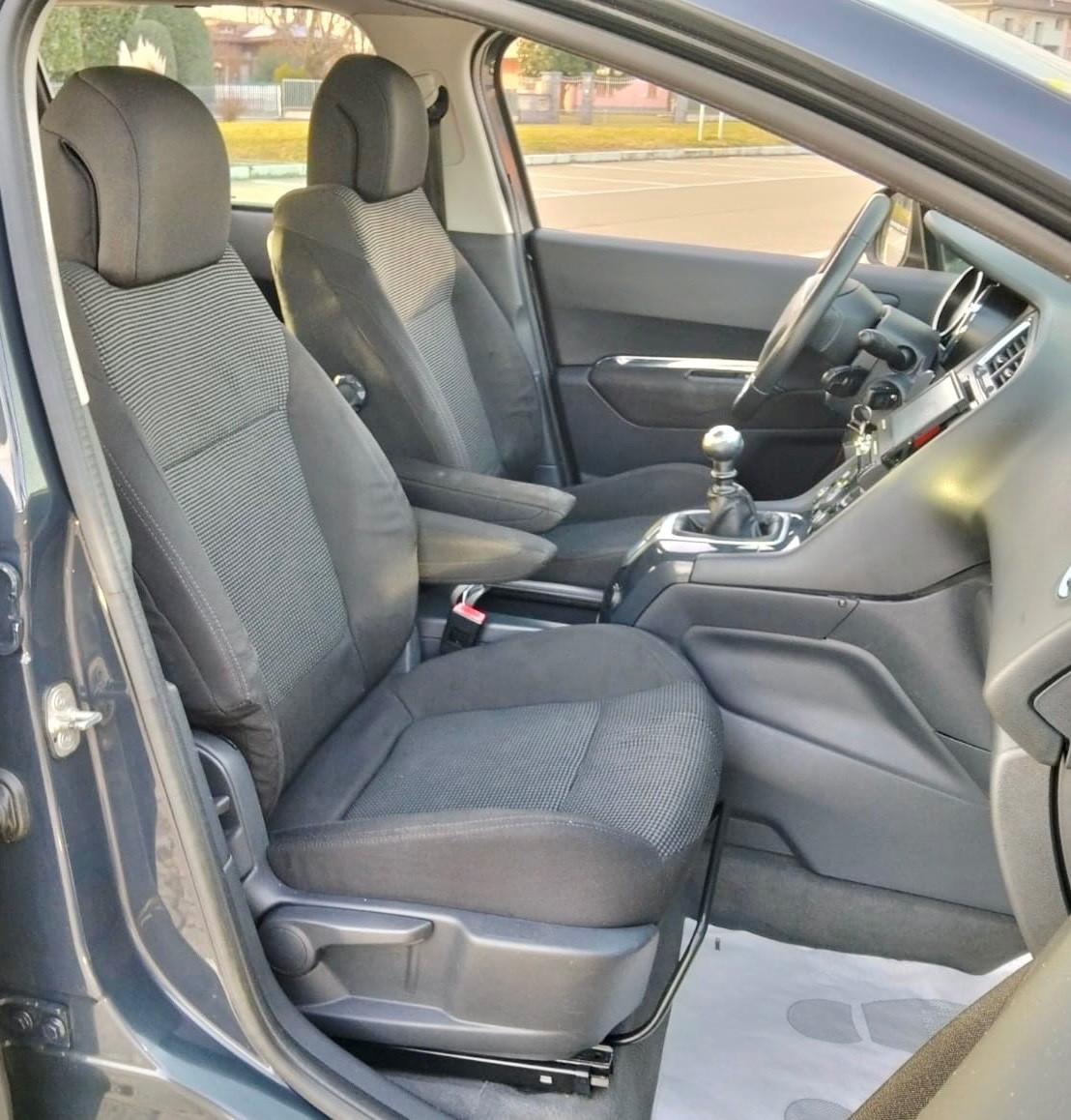 Peugeot 5008 1.6 HDi 112CV 7Posti*Aux*Camera