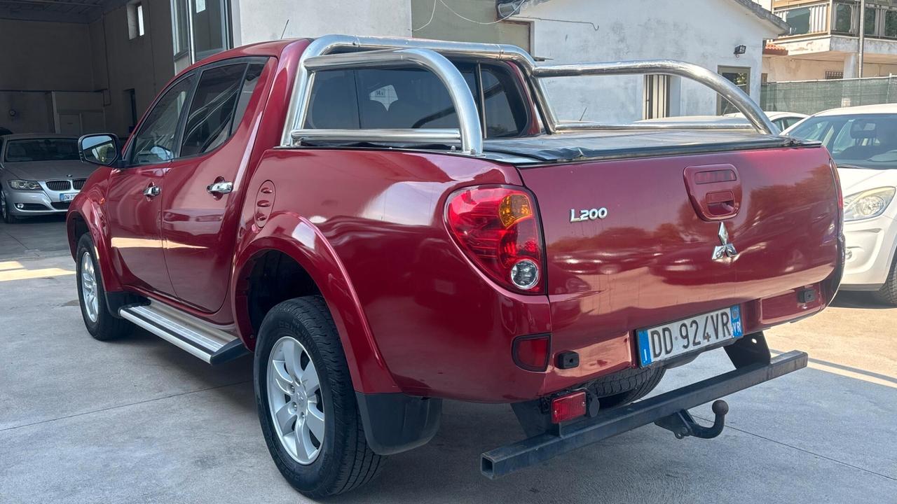 Mitsubishi L200 2.5 DI-D/136CV cambio automatico 4post