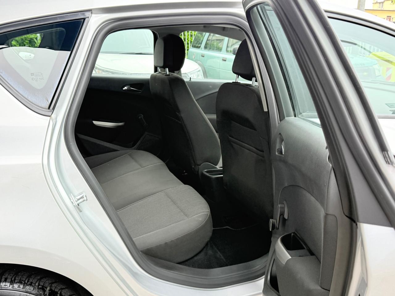 Opel Astra 1.6 115CV 5 porte Cosmo