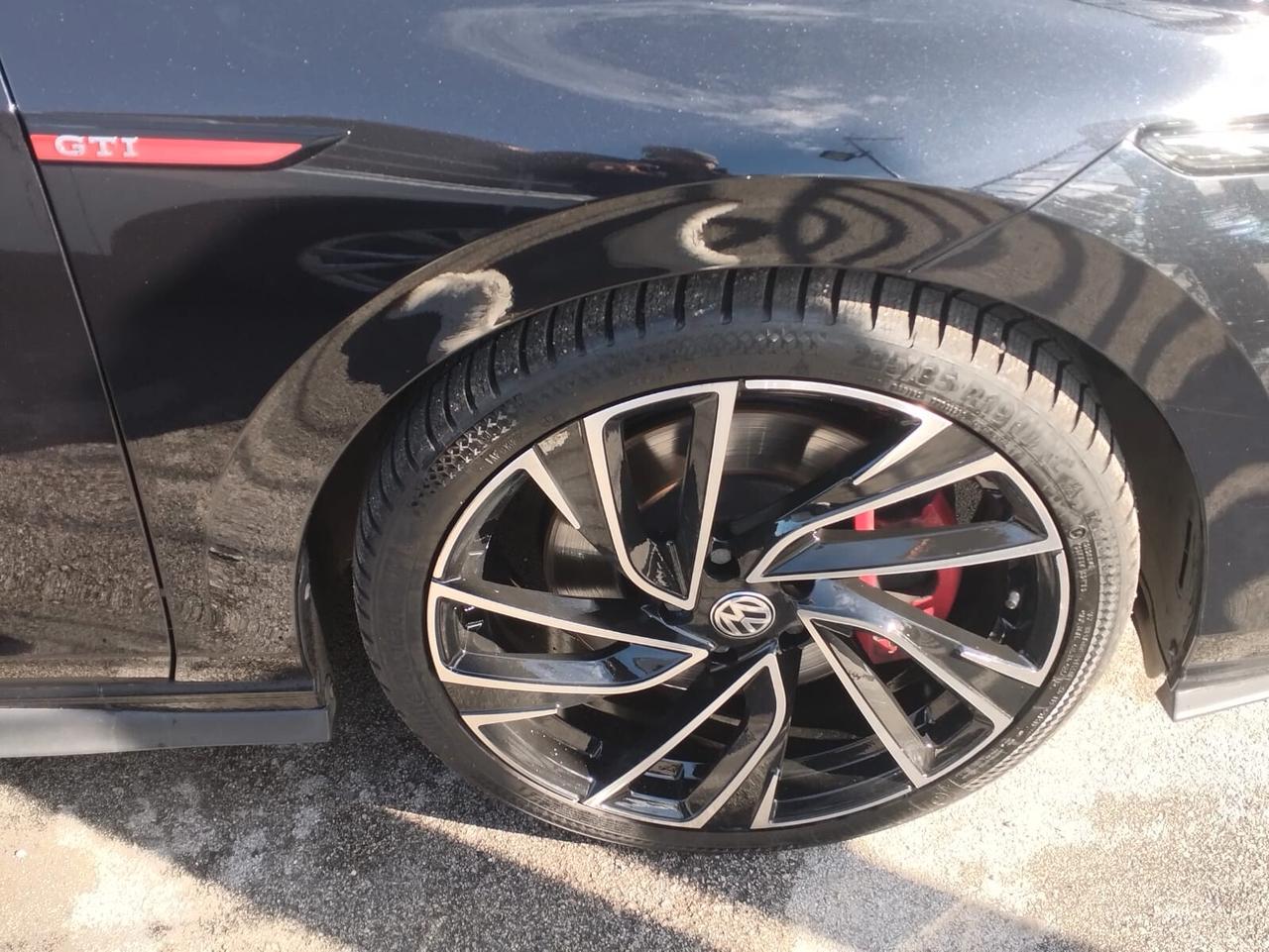 Volkswagen Golf GTI 2.0 TSI DSG