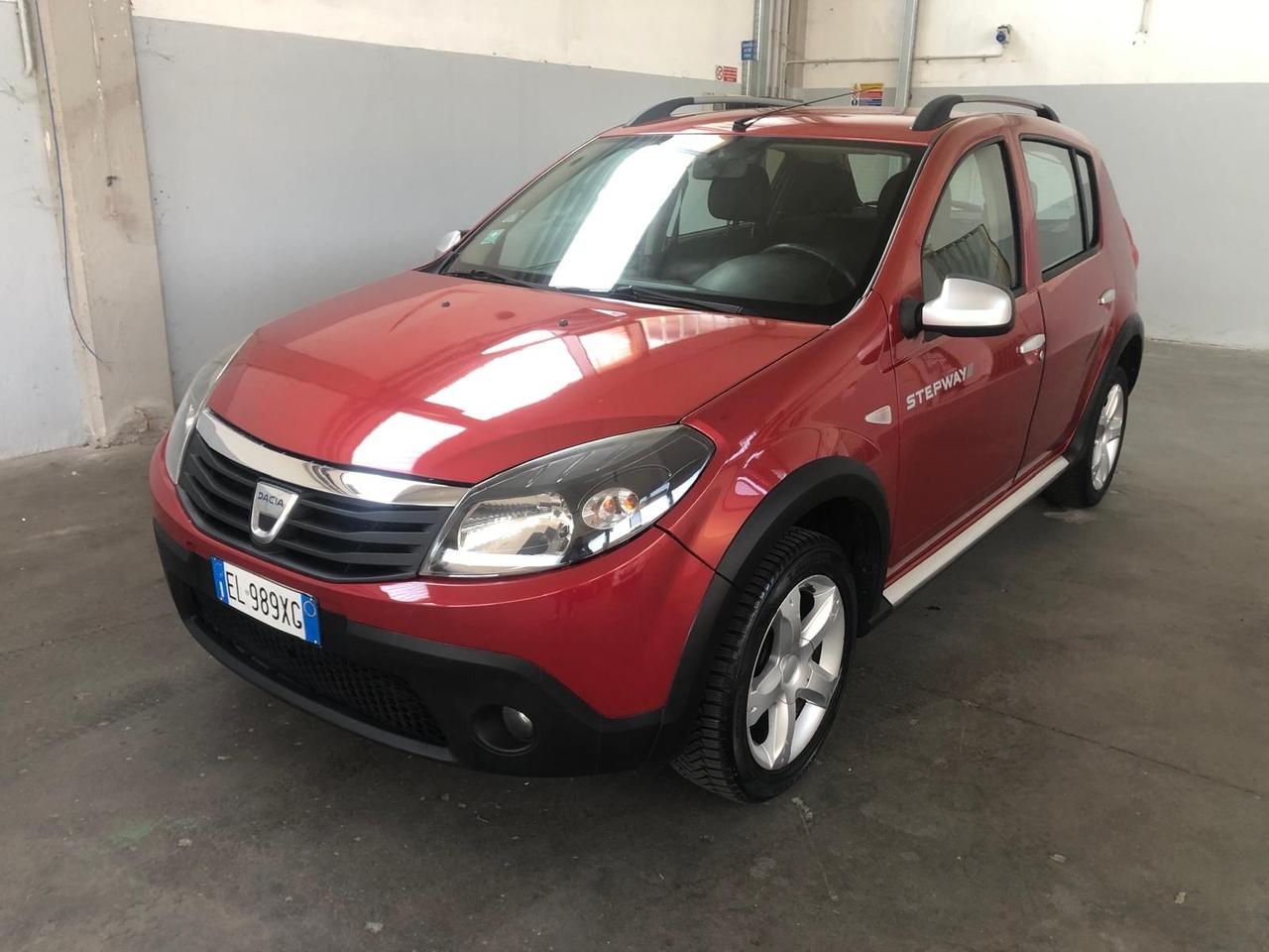 DACIA SANDERO STEPWAY 1.6 GPL-GARANZIA 12 MESI