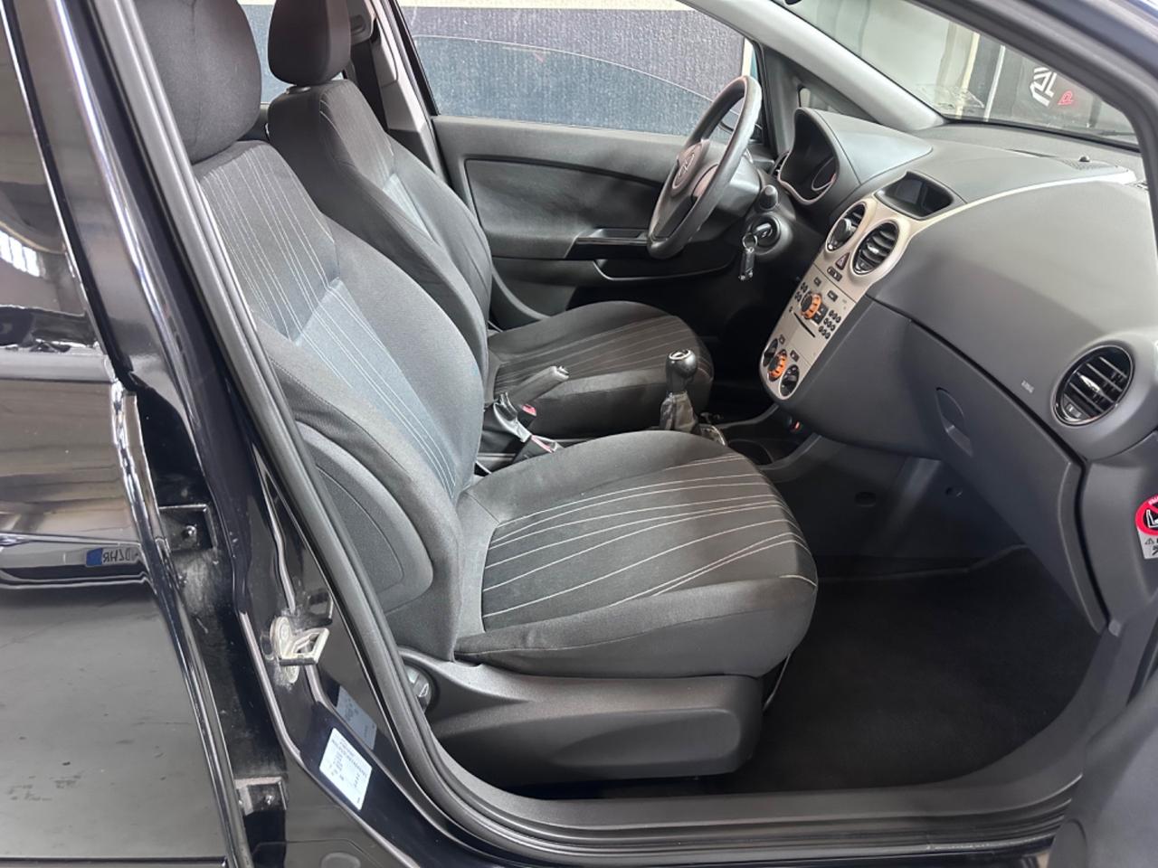 Opel Corsa 1.2i 16V cat 5 porte Club