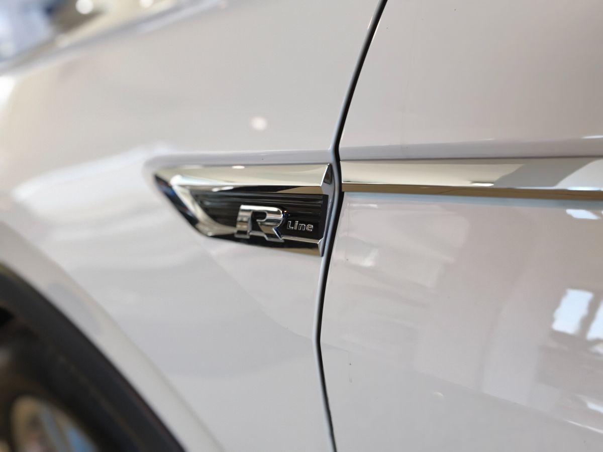 VOLKSWAGEN Tiguan R-LINE TETTO 190CV DSG 4MOTION