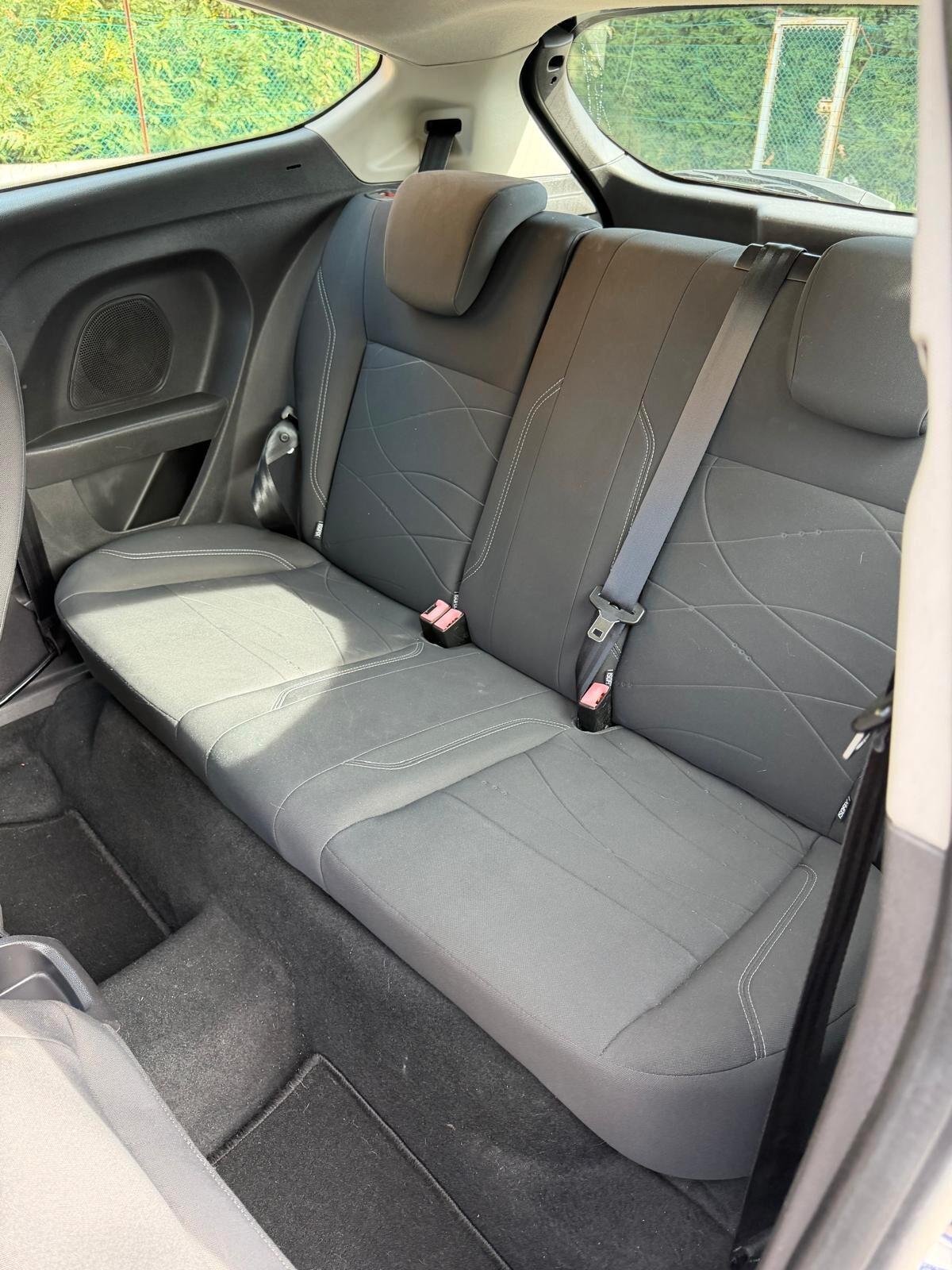 Ford Fiesta 1.5 tdci - NEOPATENTATI - 12 MESI DI GARANZIA -