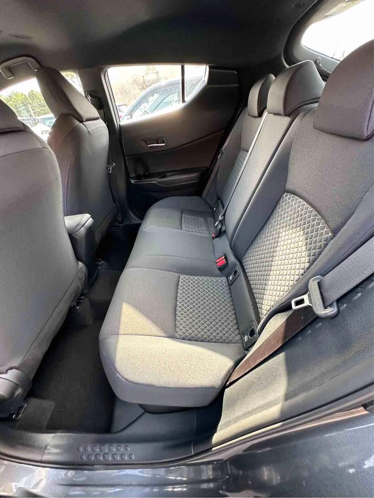 Toyota C-HR 1.8 Hybrid E-CVT Business