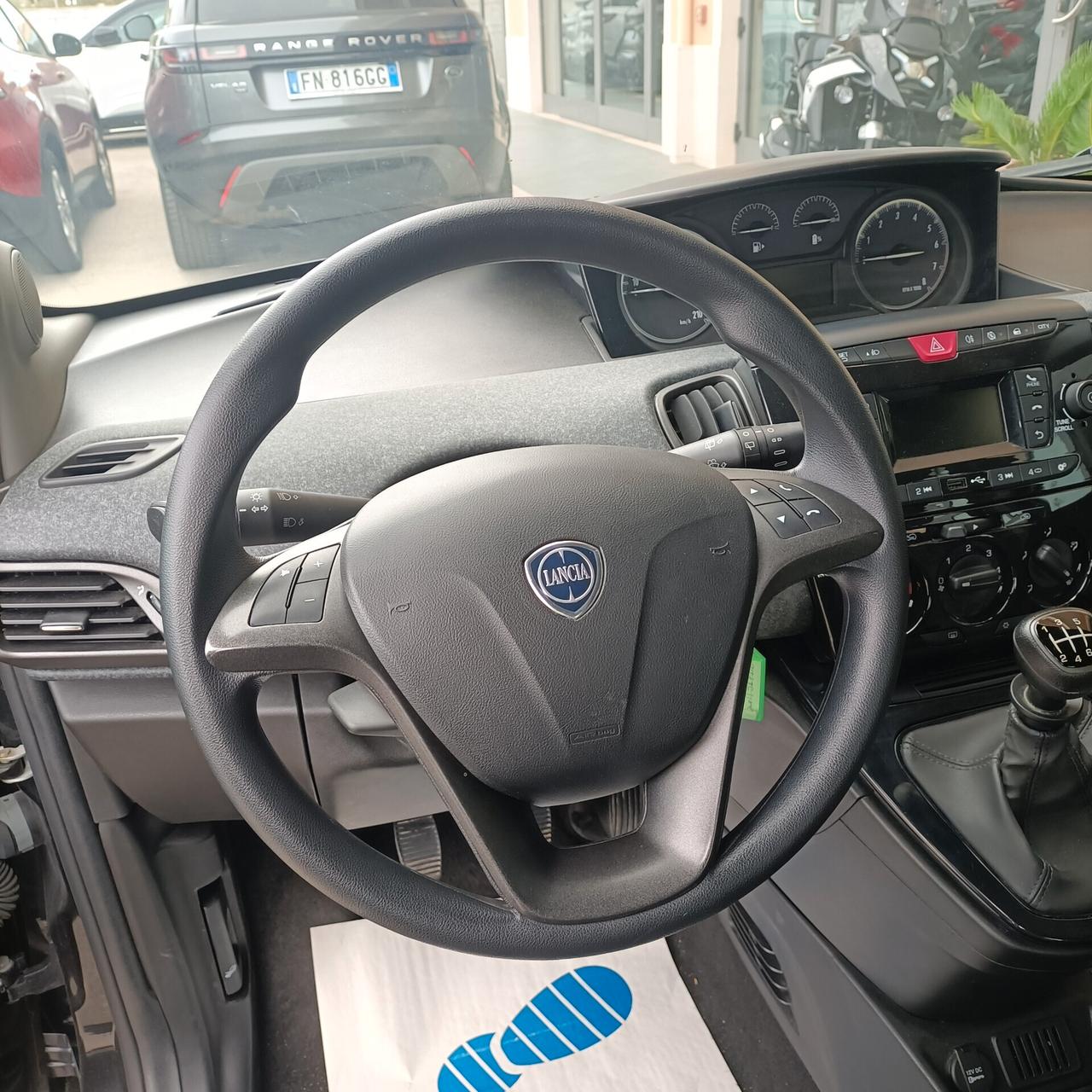 Lancia Ypsilon 1.0 FireFly 5 porte S&S Hybrid Silver