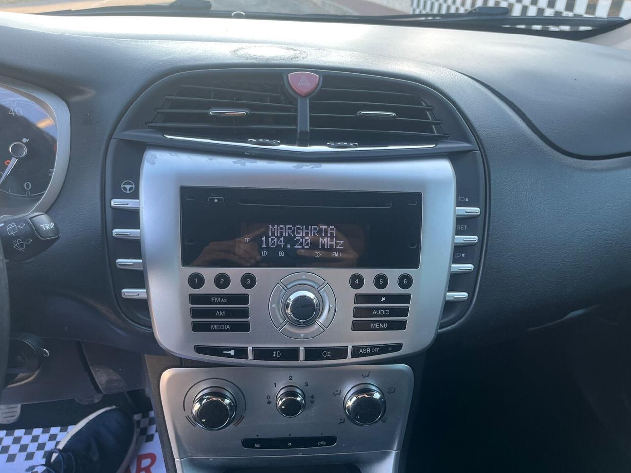 Lancia Delta 1.6 MJT Silver 2011