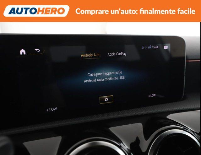 MERCEDES-BENZ A 200 Premium