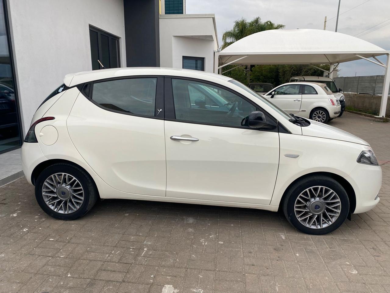 Lancia Ypsilon 1.2 69 CV 5 porte S&S Gold