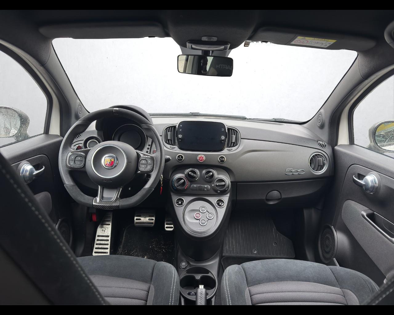 ABARTH 695 - 695 1.4 Turbo T-Jet 180 CV M.T.A.