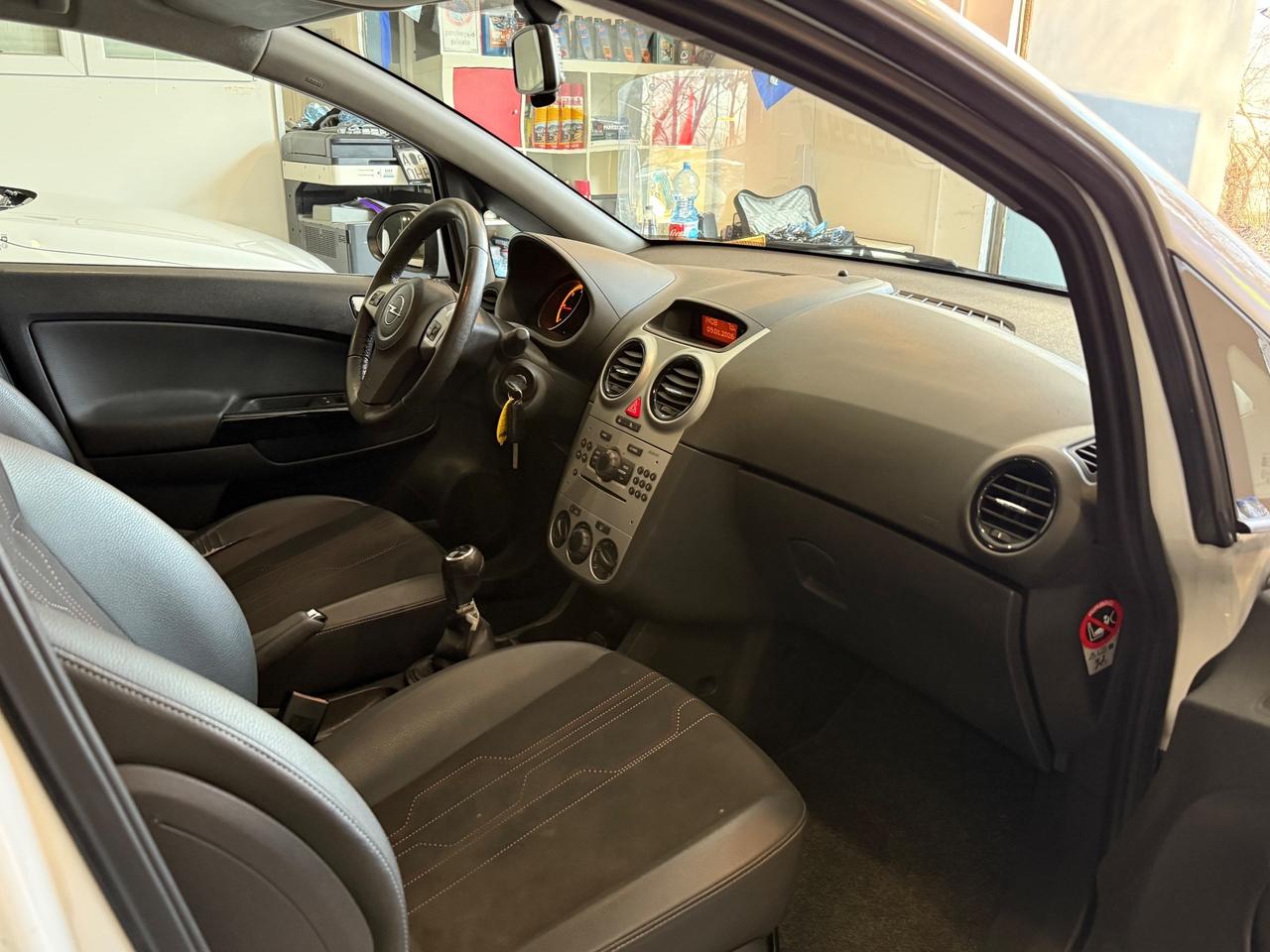 Opel Corsa 1.3 DIESEL 100.000KM