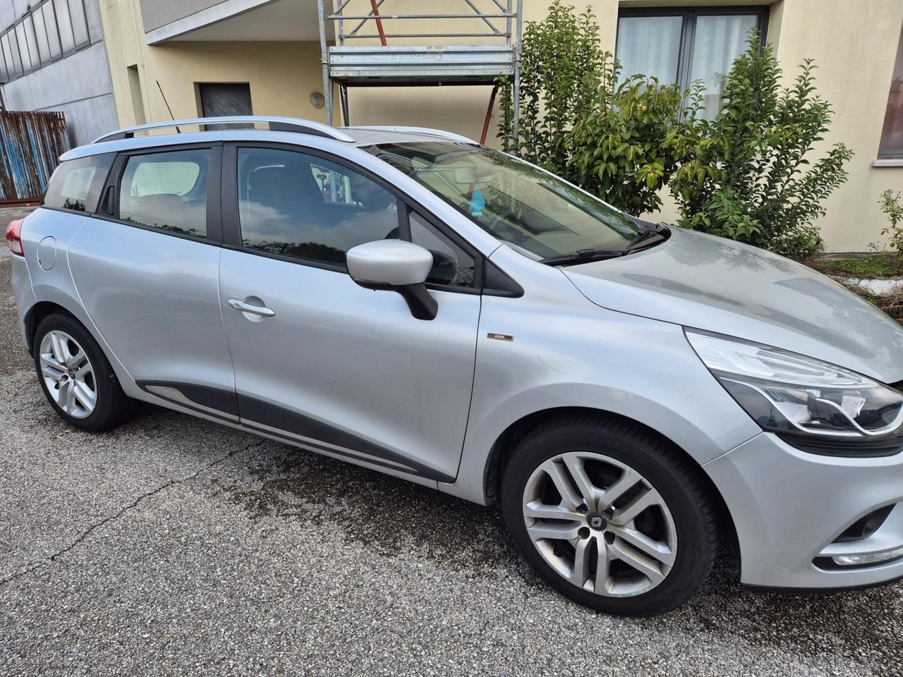 Renault Clio Sporter dCi 8V 90 CV Moschino Intens