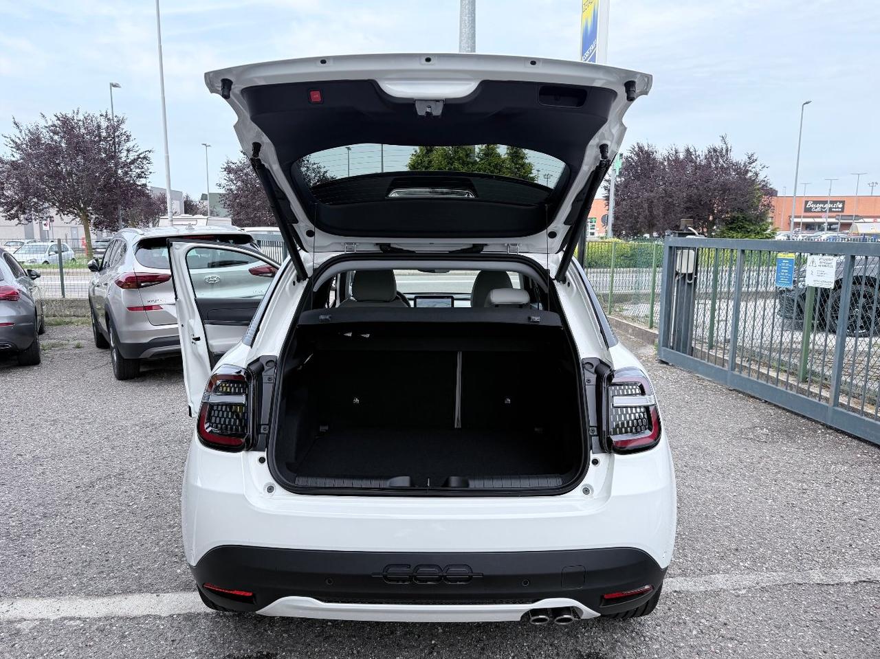 Fiat 600 1.2 hybrid La Prima II 145cv auto