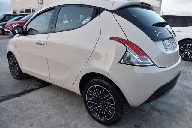 LANCIA Ypsilon 1.0 FireFly 5 porte S&S Hybrid Silver